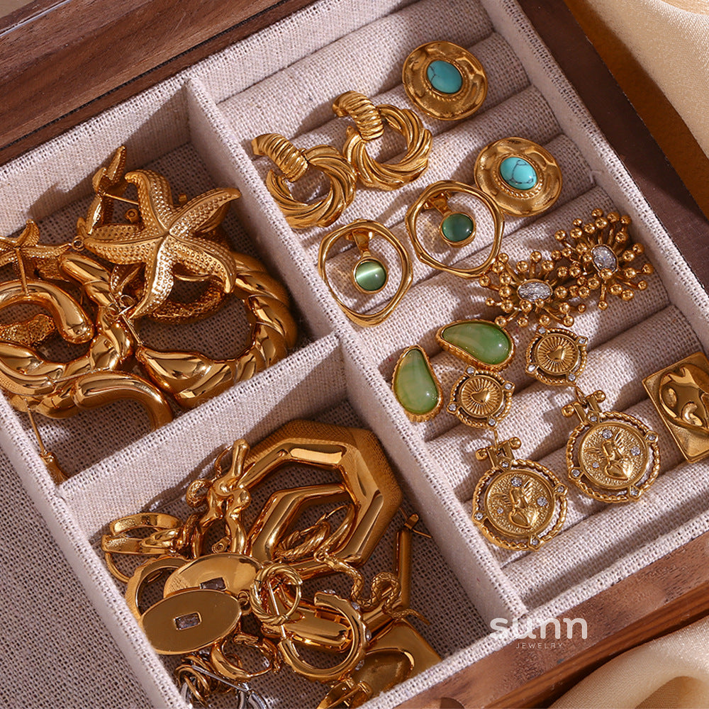 Amberley Hammered Geometric Earrings [VUMIRQVA]