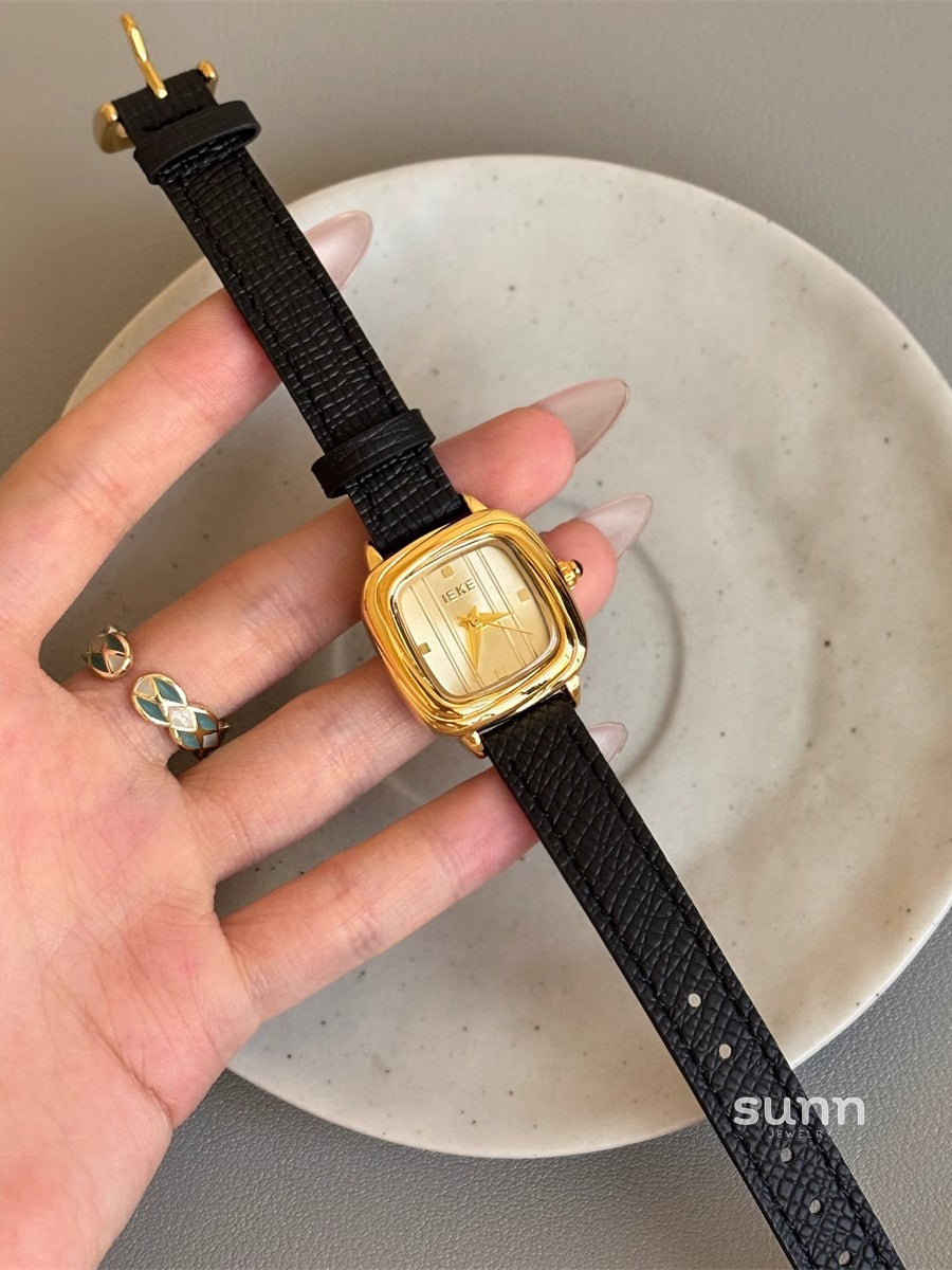 Amberley Retro Leather Watch [2MVKGJG3]