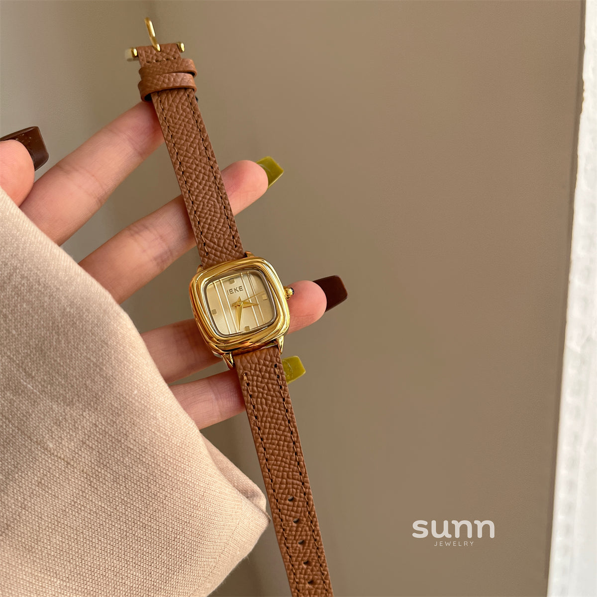 Amberley Retro Leather Watch [XDO11ODO]
