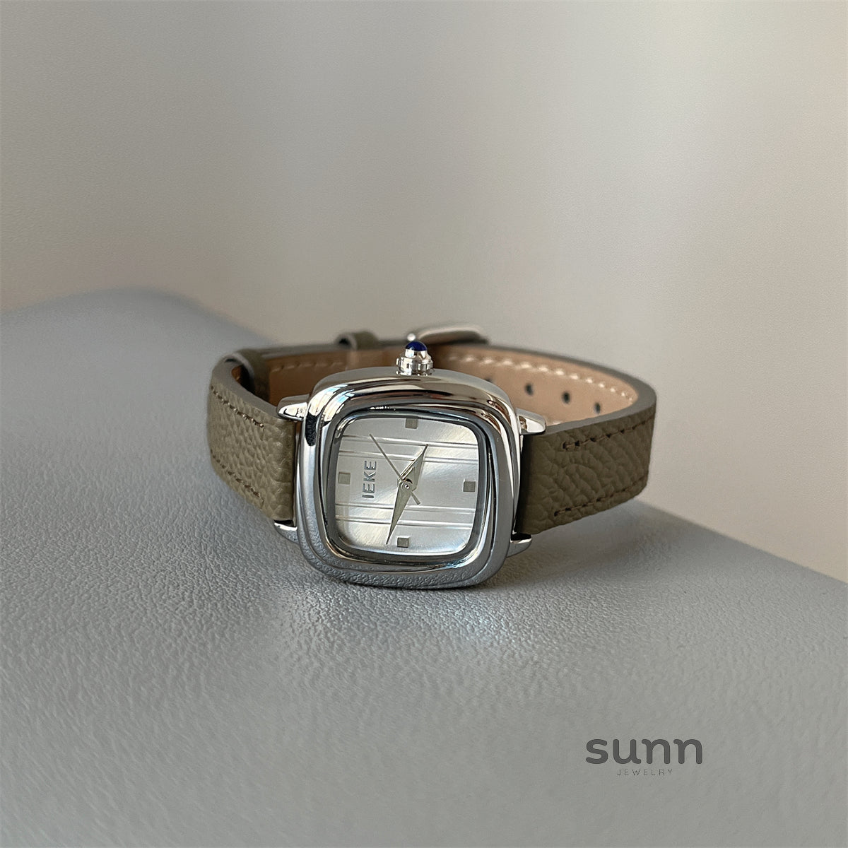 Amberley Retro Leather Watch [5KRG092W]