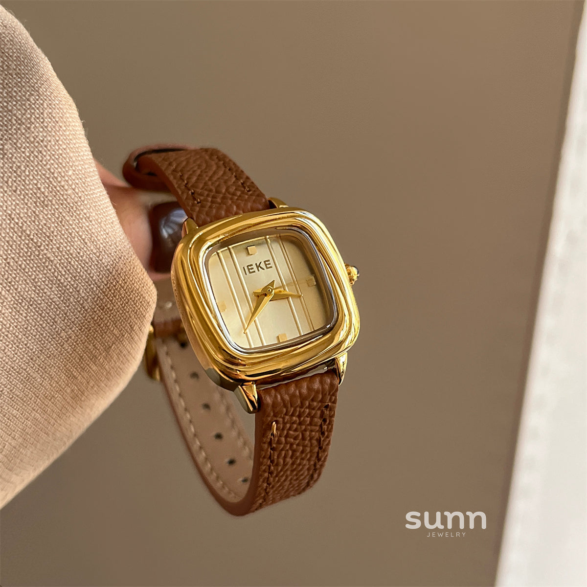 Amberley Retro Leather Watch [3F0O0T2C]