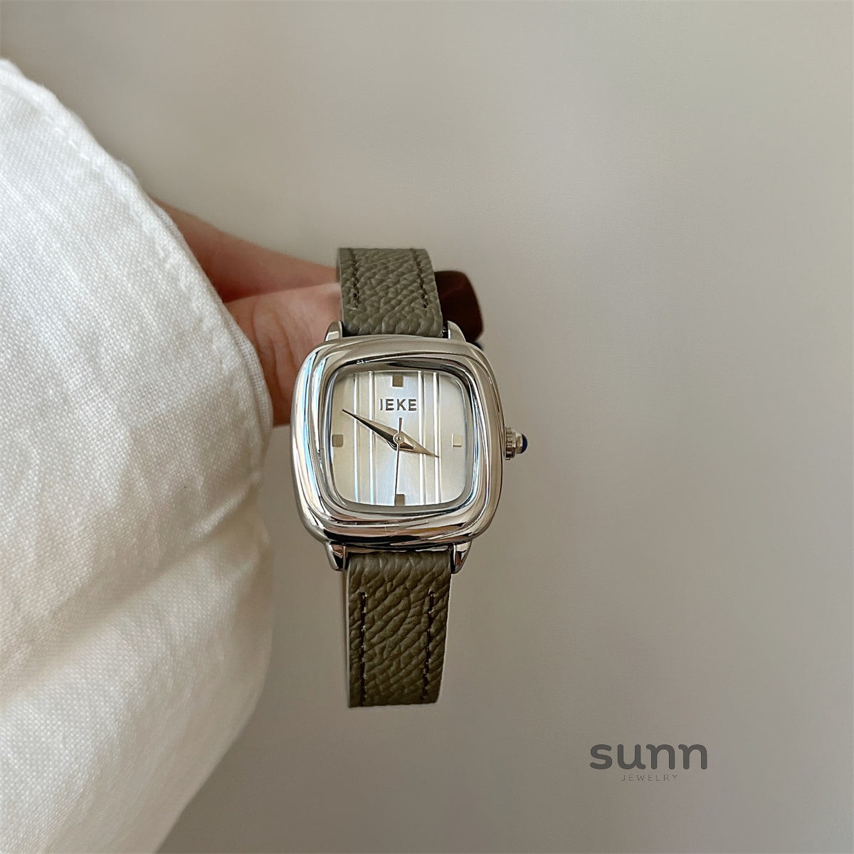 Amberley Retro Leather Watch [5II554AL]