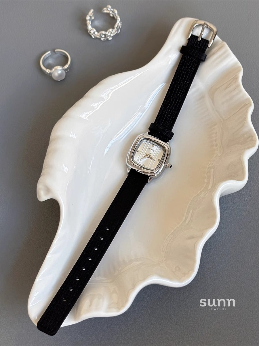Amberley Retro Leather Watch [P41I6Y28]