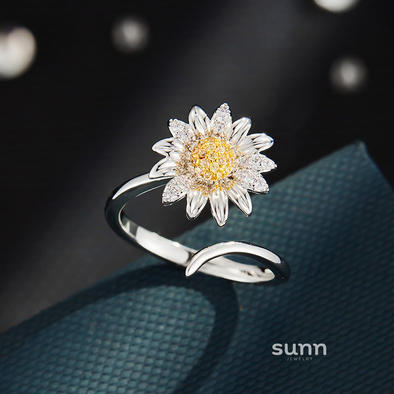 Amberlyn Dainty Daisy Ring [YMPT7MSQ]