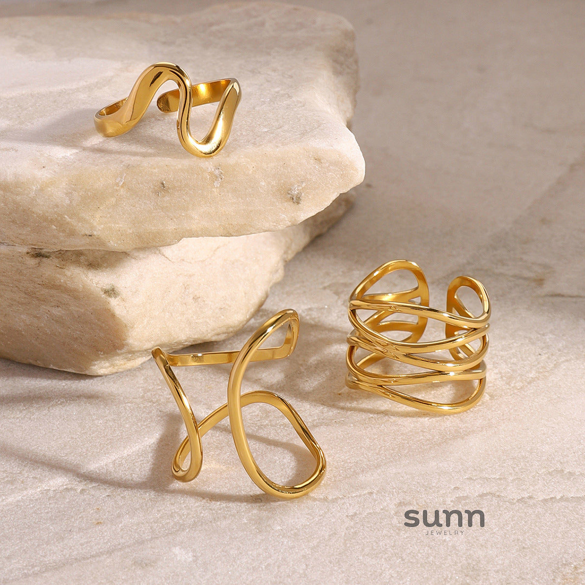 Ameena Minimalist Gold Ring [GVG2N793]