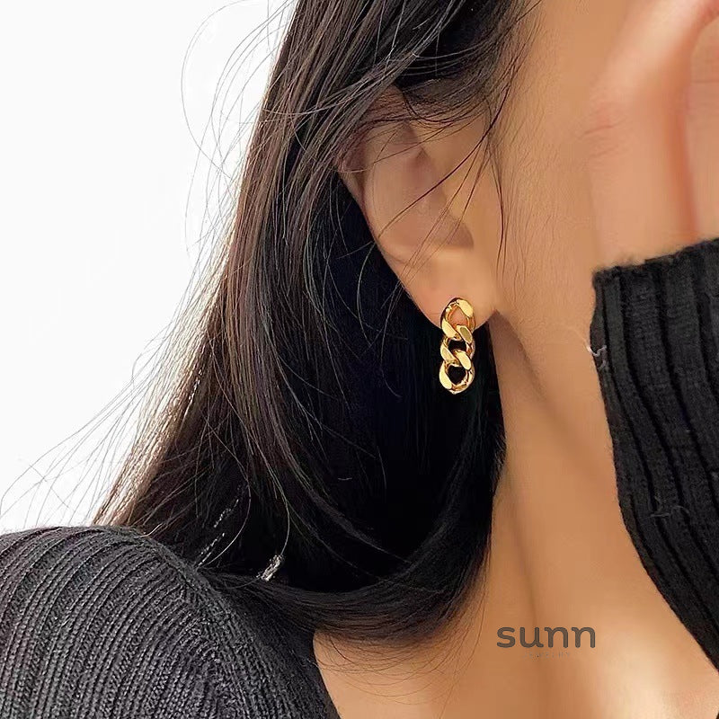 Ameliana Bold Curb Hoops