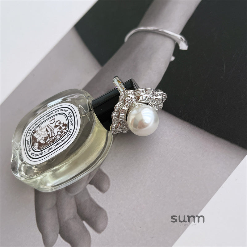 Ameliana Zircon Pearl Ring [6T0OUI0A]