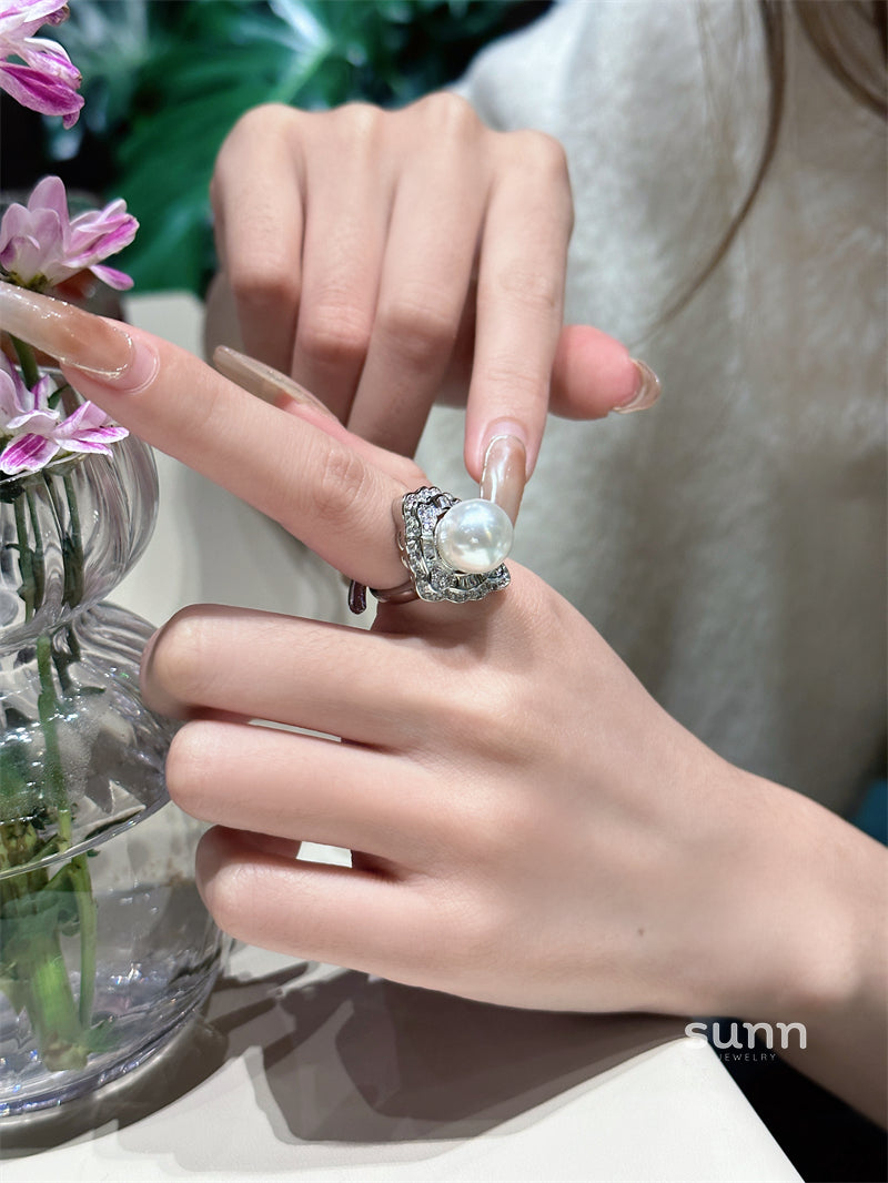 Ameliana Zircon Pearl Ring [TAF2DWIC]