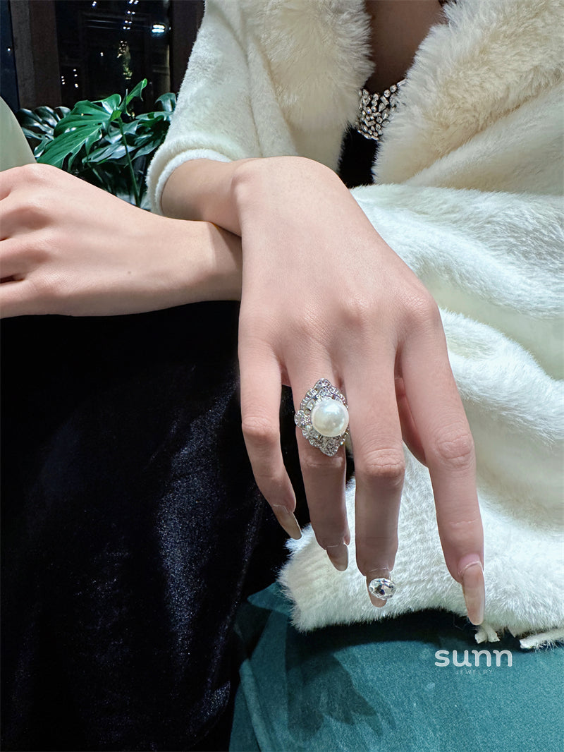 Ameliana Zircon Pearl Ring [JE85NFCQ]