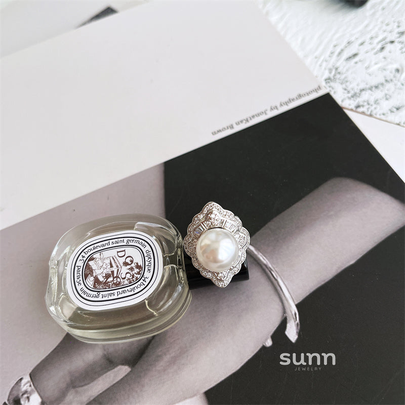 Ameliana Zircon Pearl Ring [T1DT45X2]