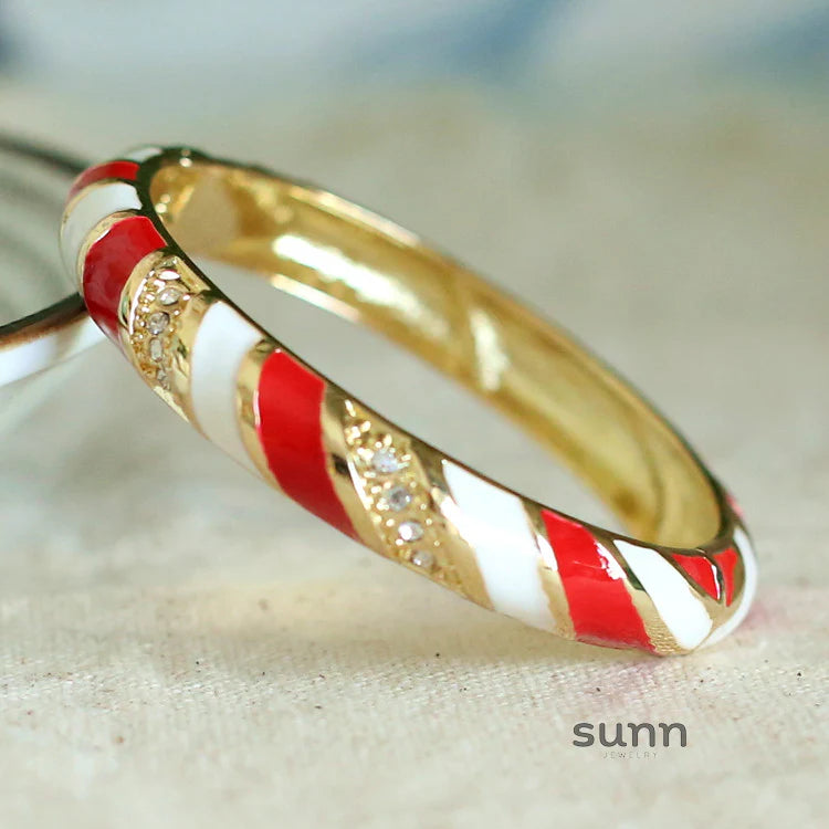 Amellia Enamel Eye Bangle