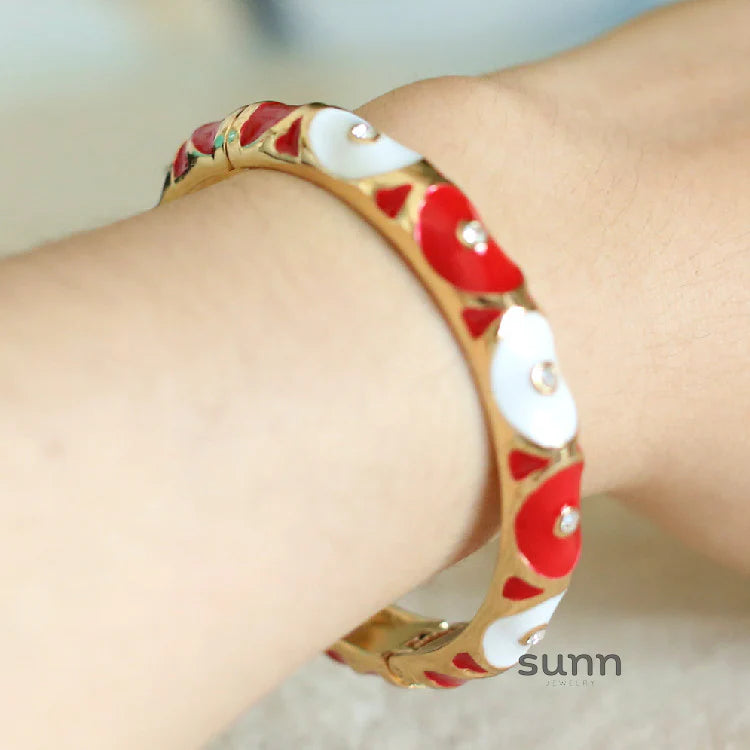 Amellia Enamel Eye Bangle