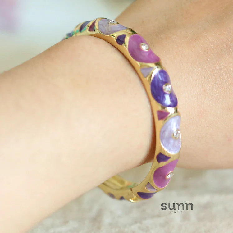 Amellia Enamel Eye Bangle