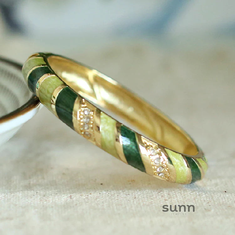 Amellia Enamel Eye Bangle