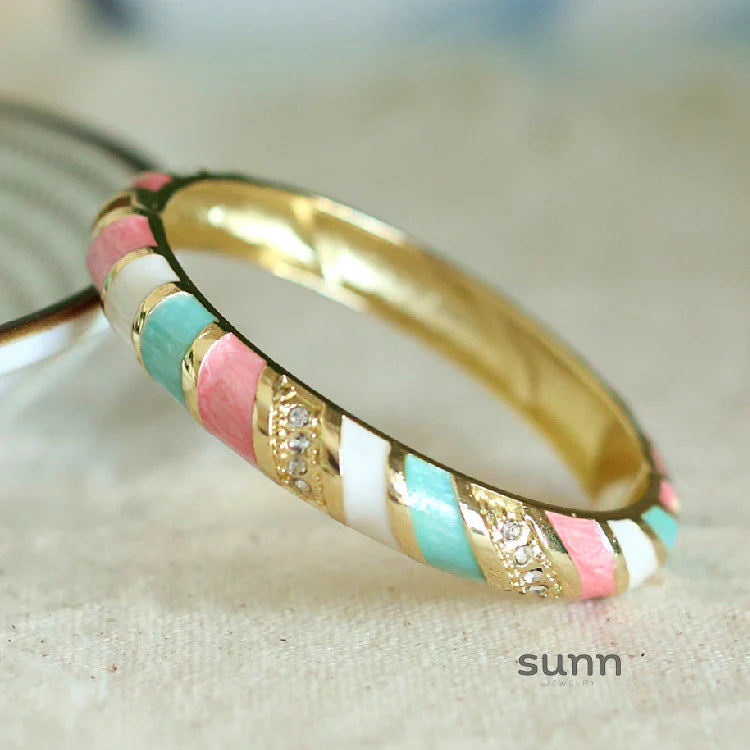 Amellia Enamel Eye Bangle