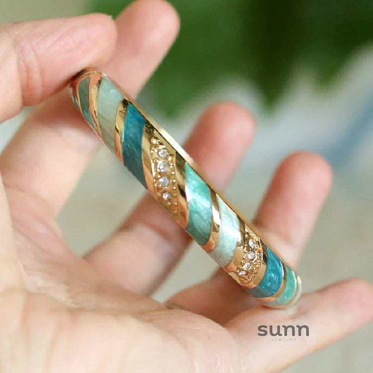 Amellia Enamel Eye Bangle