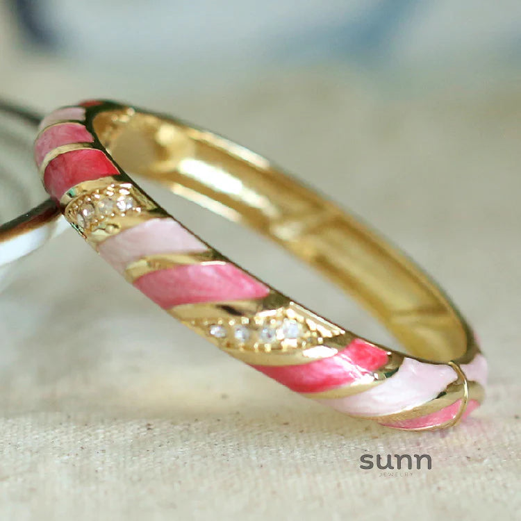 Amellia Enamel Eye Bangle