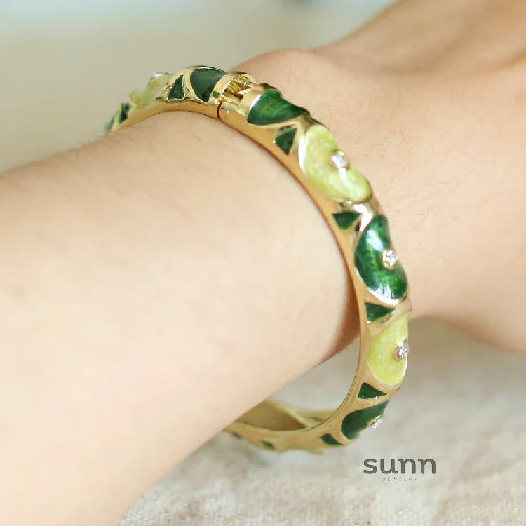 Amellia Enamel Eye Bangle