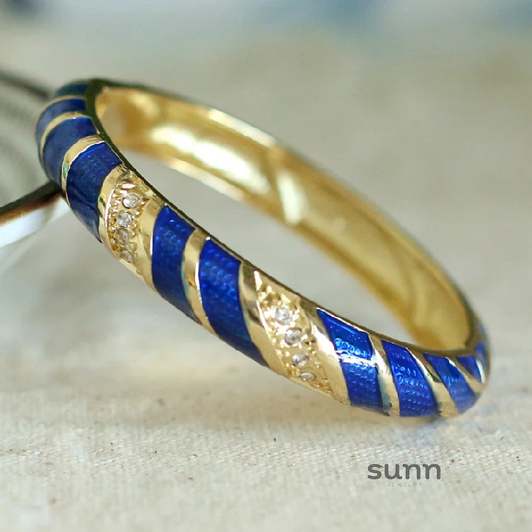 Amellia Enamel Eye Bangle