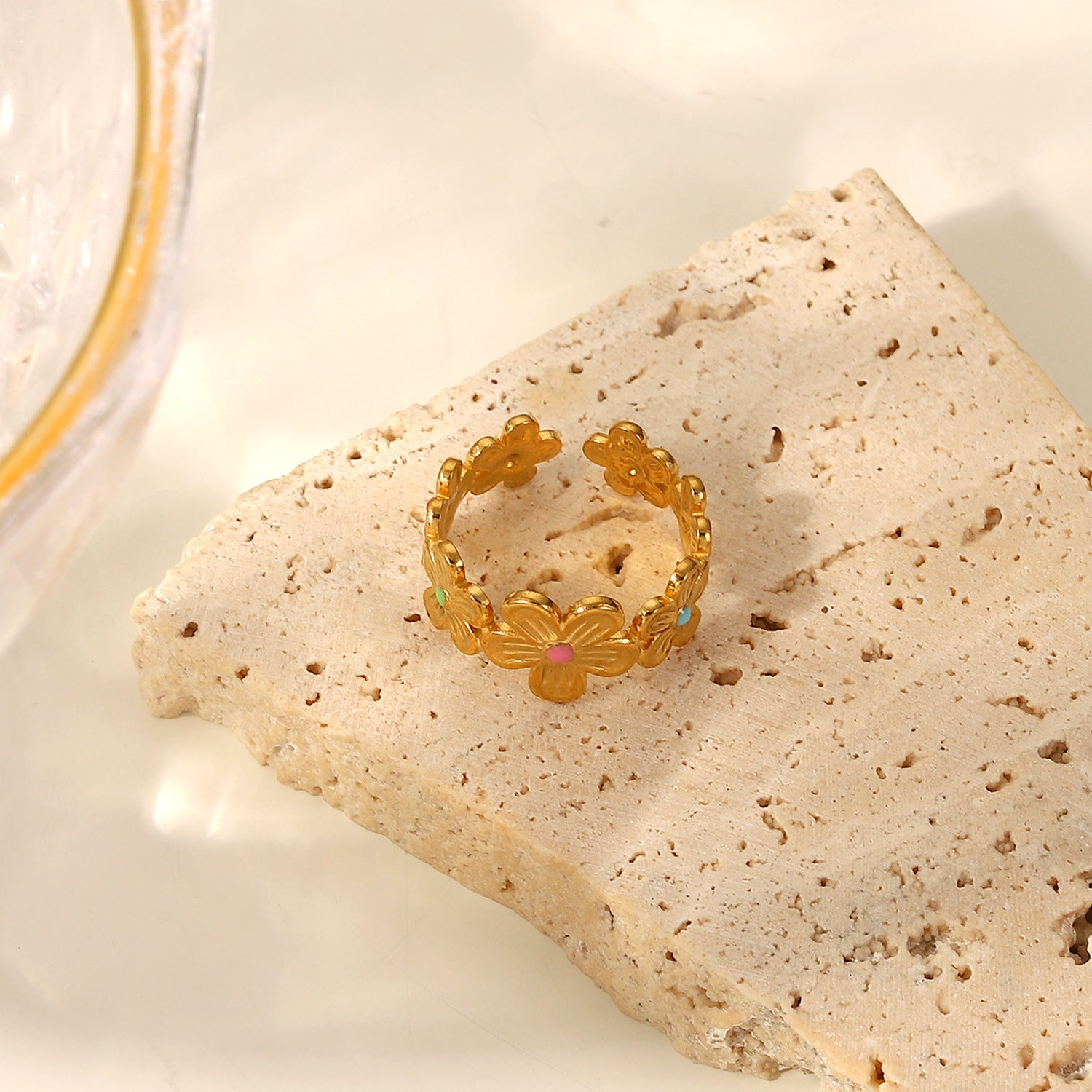 Amellia Enamel Floral Ring [7QXSKWHT]
