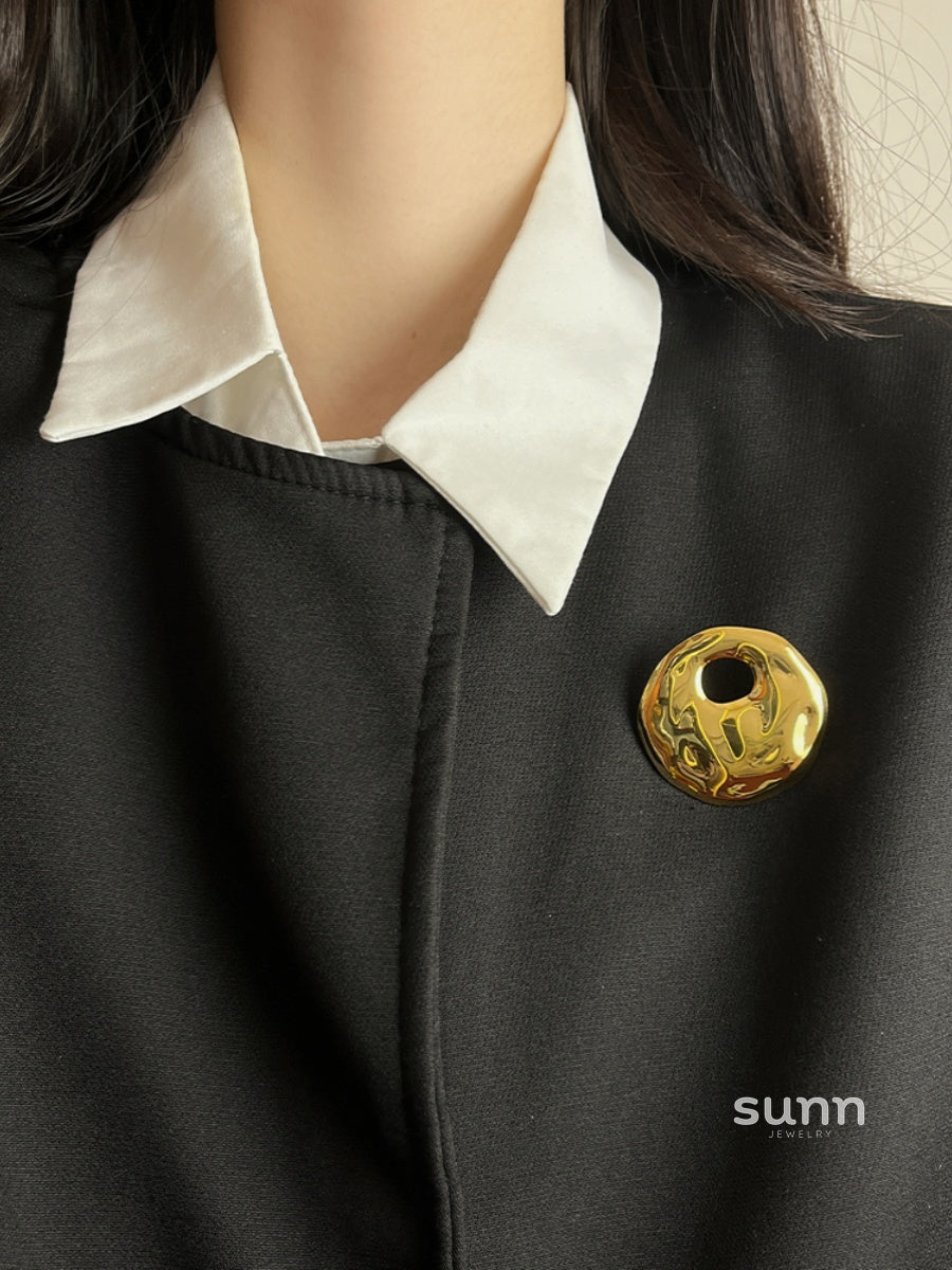 Amelya Water Ripple Brooch [YS4PQM5I]