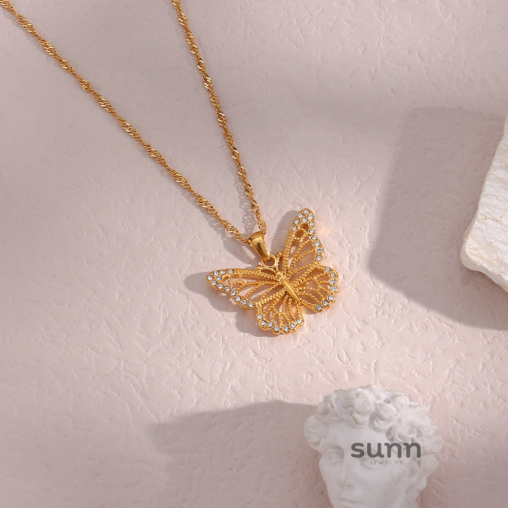 Amelya Zircon Butterfly Necklace [Y1UT2UKA]