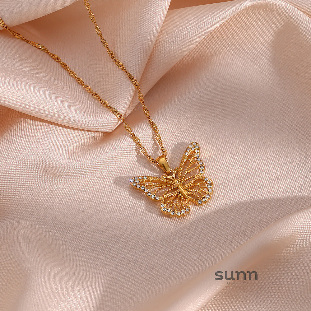 Amelya Zircon Butterfly Necklace [KK3FU4KA]