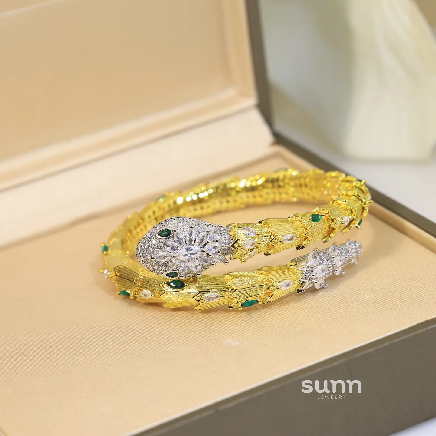 America Diamond Serpent Bracelet