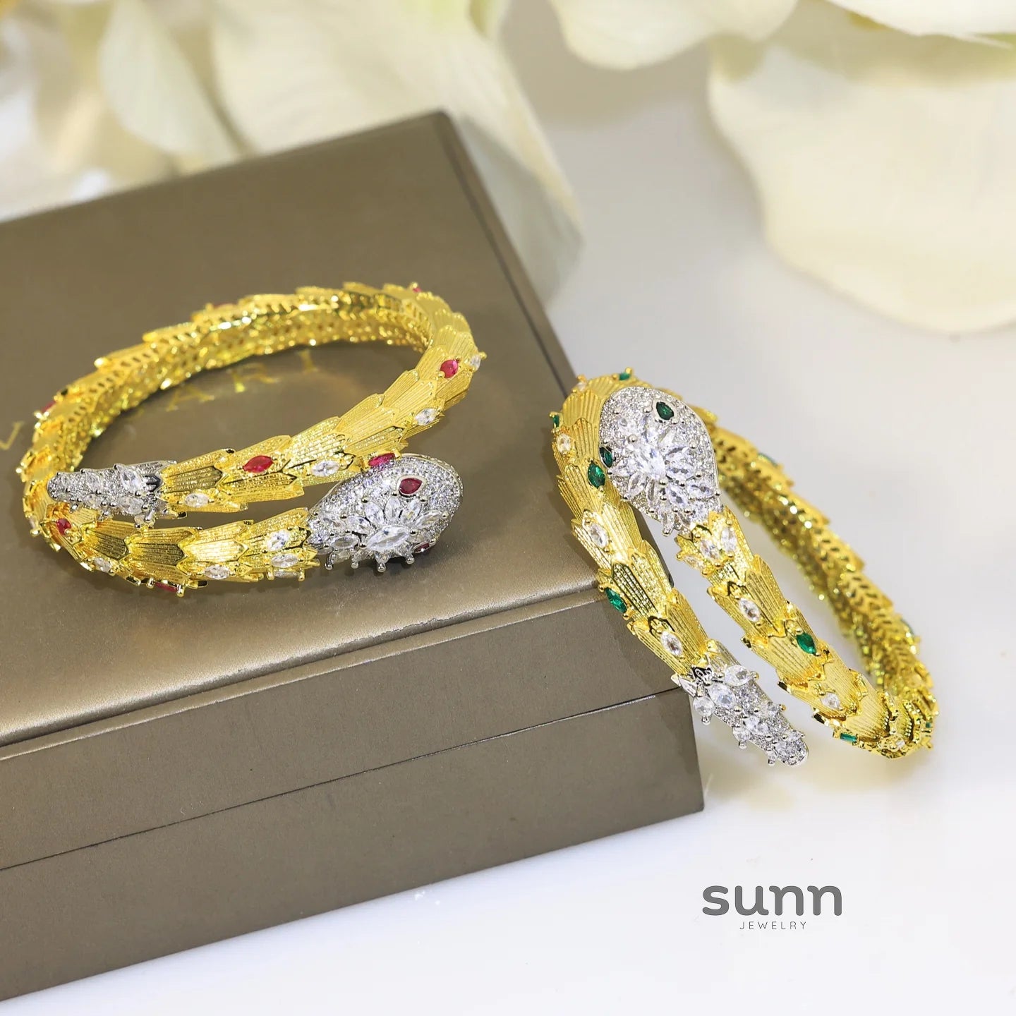 America Diamond Serpent Bracelet