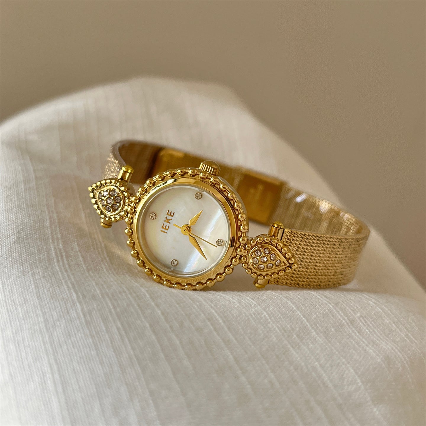 Amia Mother-of-Pearl Watch [FCRM4IKS]