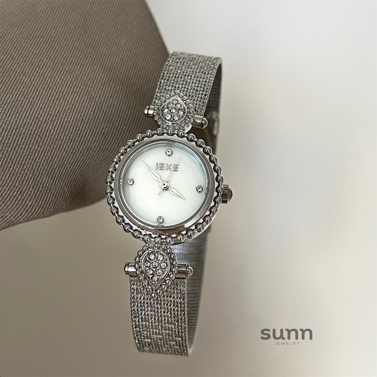Amia Mother-of-Pearl Watch [HH902UAI]