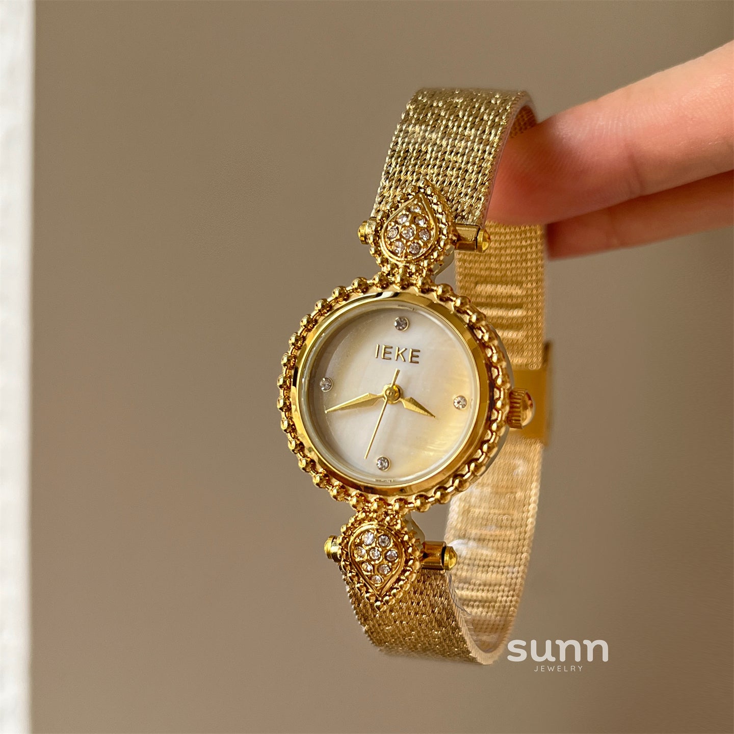 Amia Mother-of-Pearl Watch [BFT6RMNF]