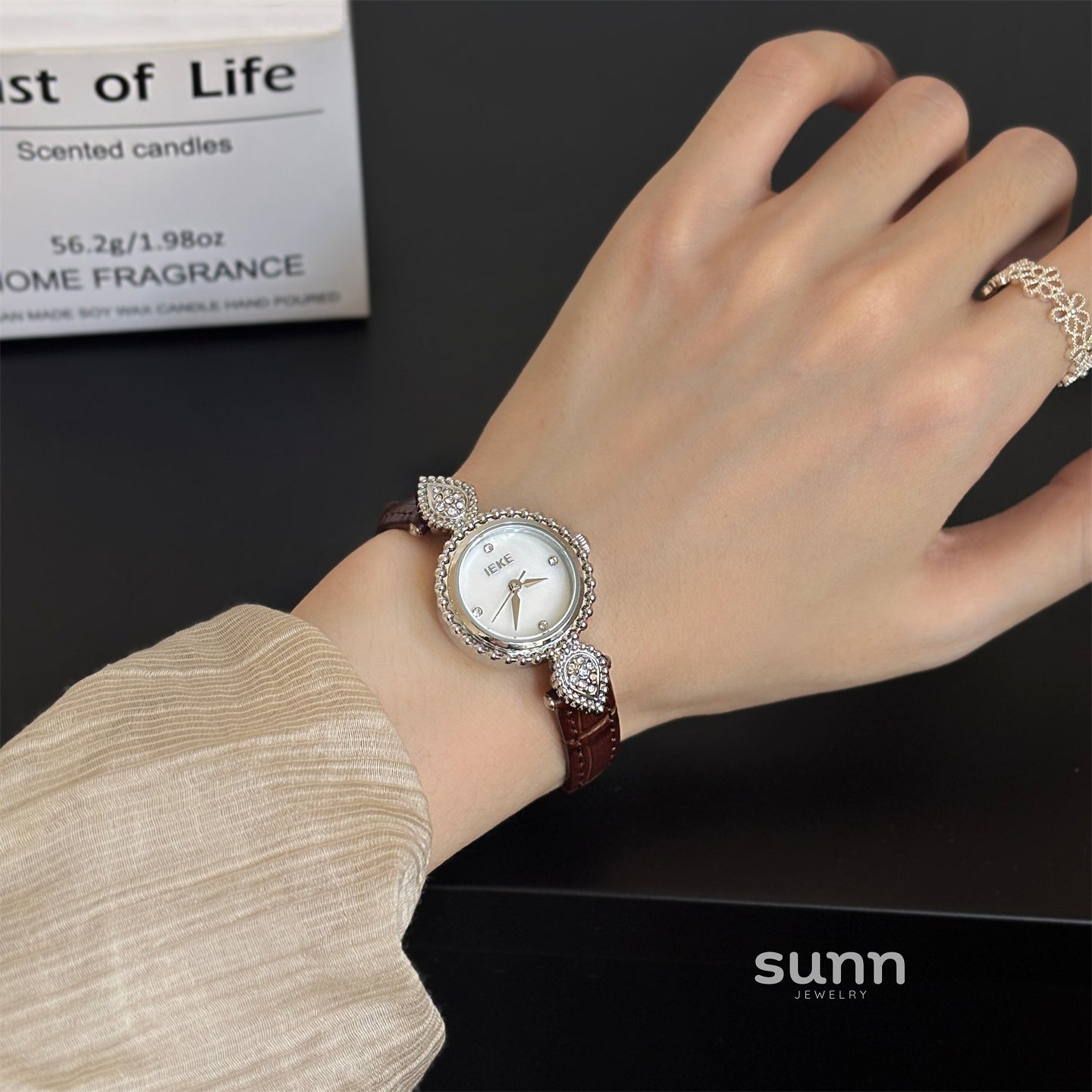 Amia Mother-of-Pearl Watch [E9A04OKN]