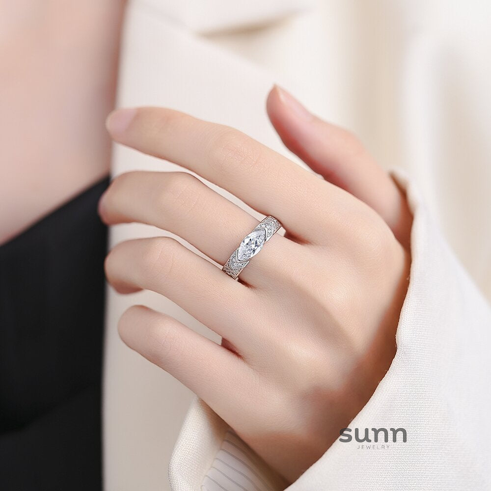 Amilliana Moissanite Horus Ring [0U6K8SD8]