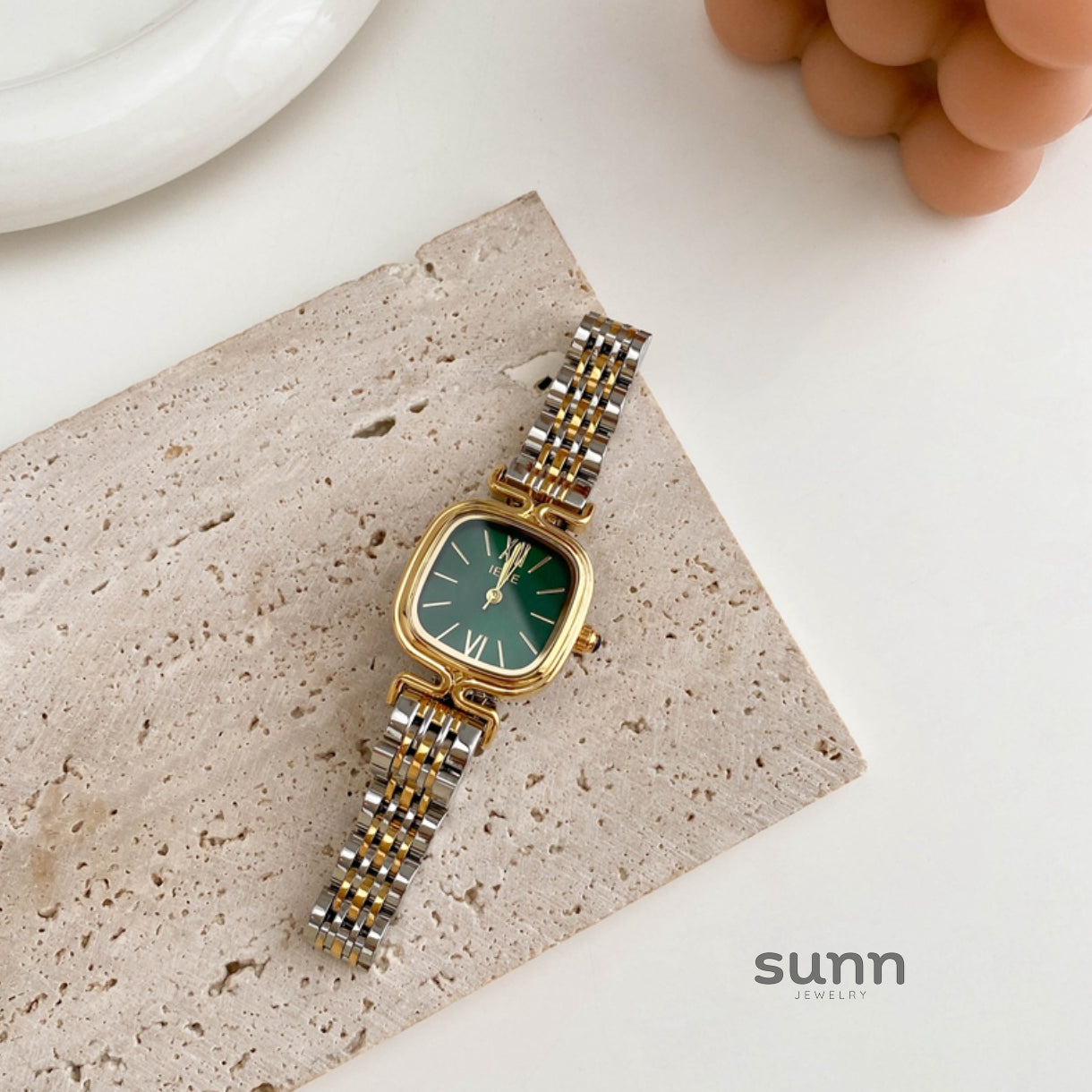 Amilya Elegant Square Timepiece [DC0TCEMP]