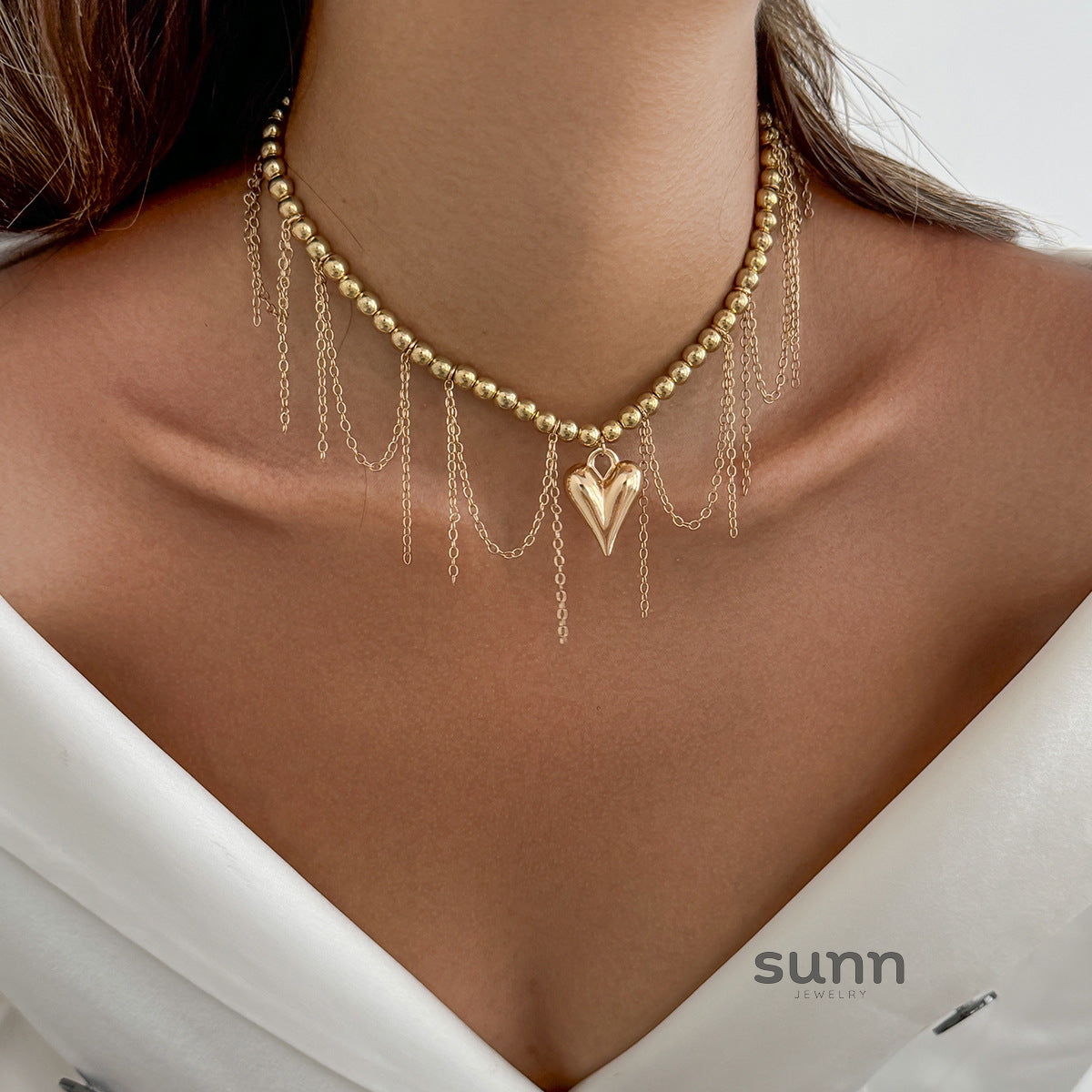 Amilya Layered Charm Necklace [E1NMDEVM]