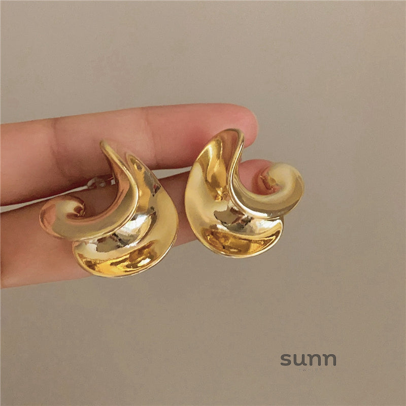 Amilya Sculptural Metal Hoops [LQ72TXO8]