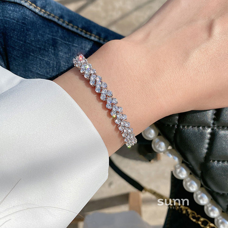 Aminata Sparkling Heart Bracelet [ECPOOAAQ]