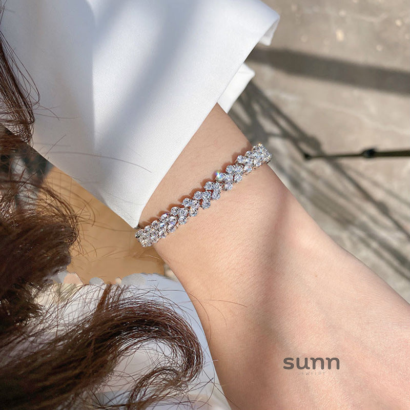 Aminata Sparkling Heart Bracelet [A343B232]