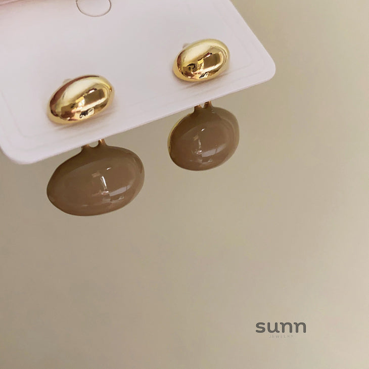 Amori Coffee Oval Glaze Earrings [NCTVQ7Q2]