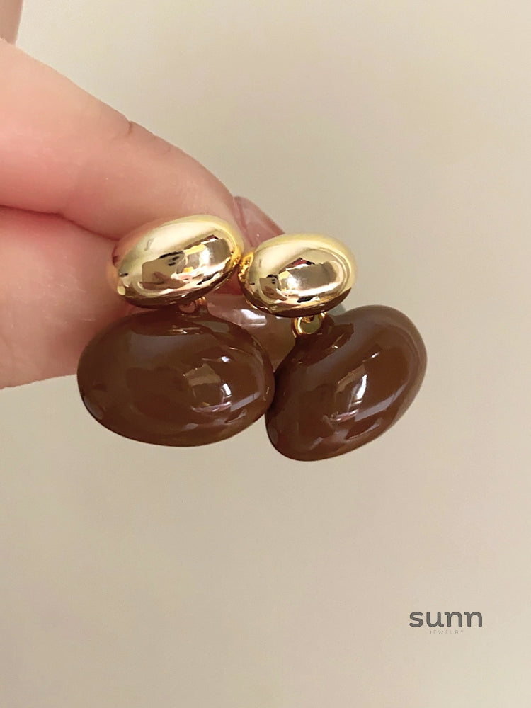 Amori Coffee Oval Glaze Earrings [31RHEU9B]