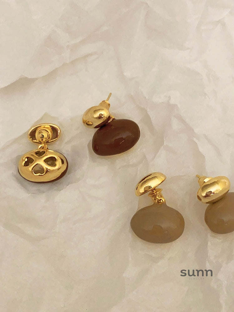 Amori Coffee Oval Glaze Earrings [IMNNOSIN]