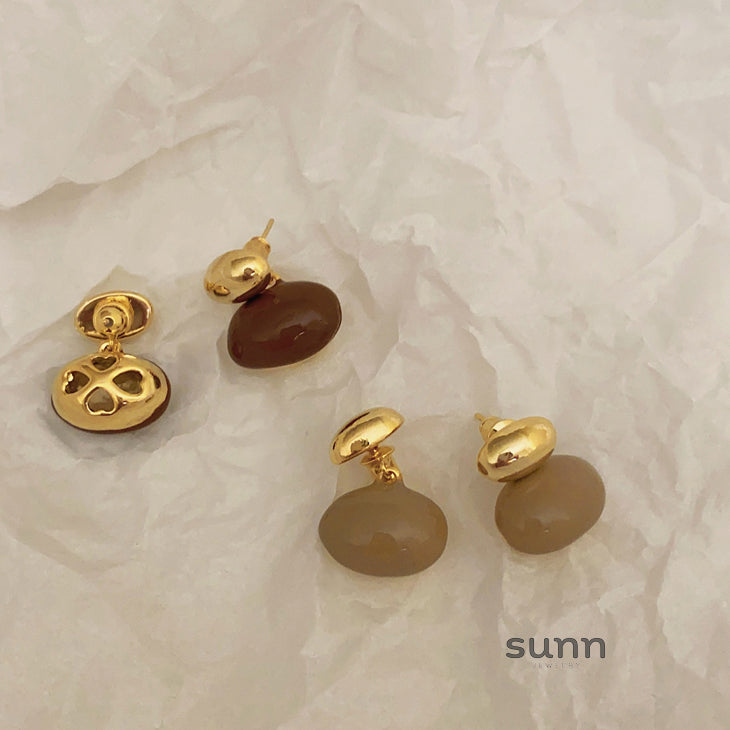 Amori Coffee Oval Glaze Earrings [KZ9IM605]