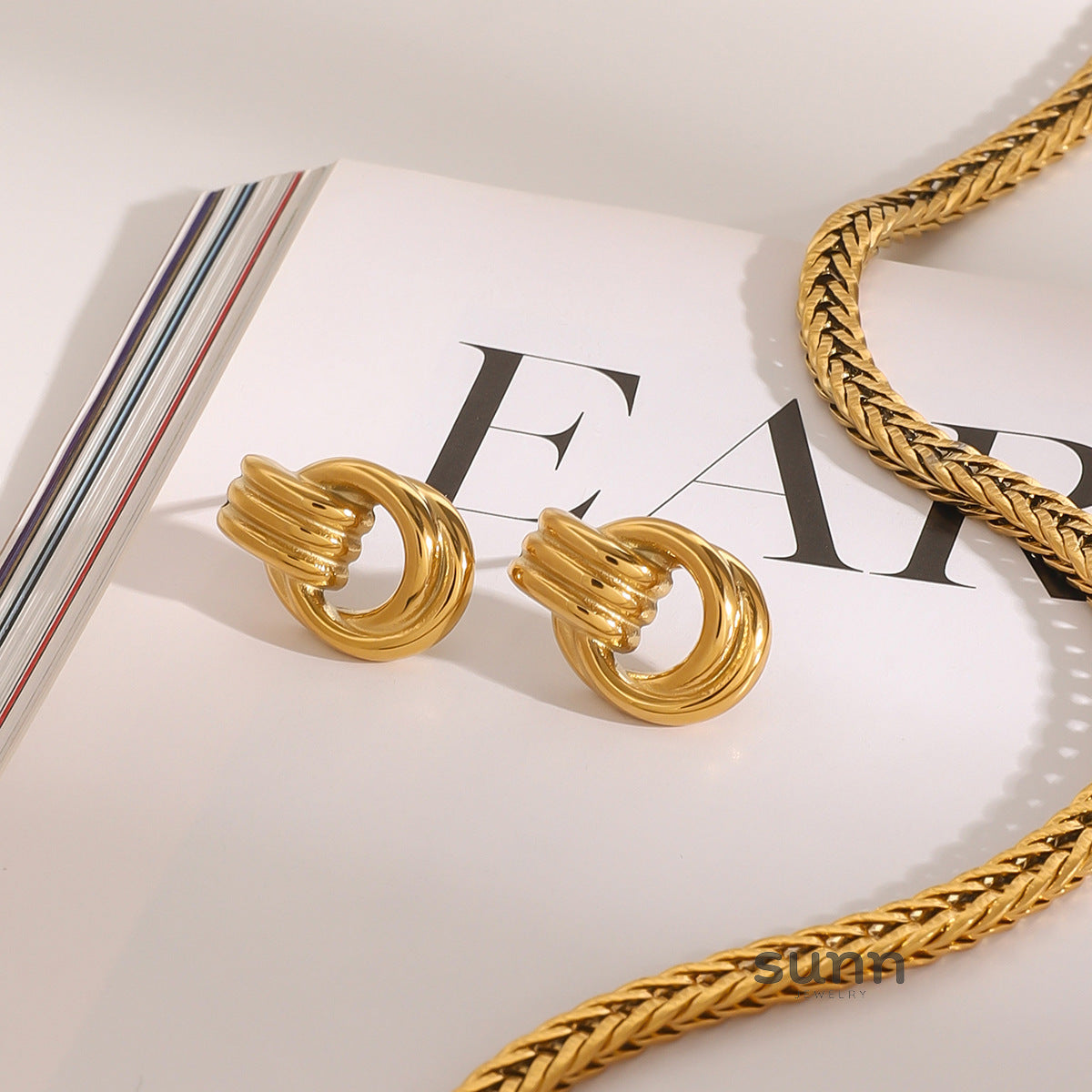 Amorie Sculptural Drop Earrings [8Y0TDGB7]