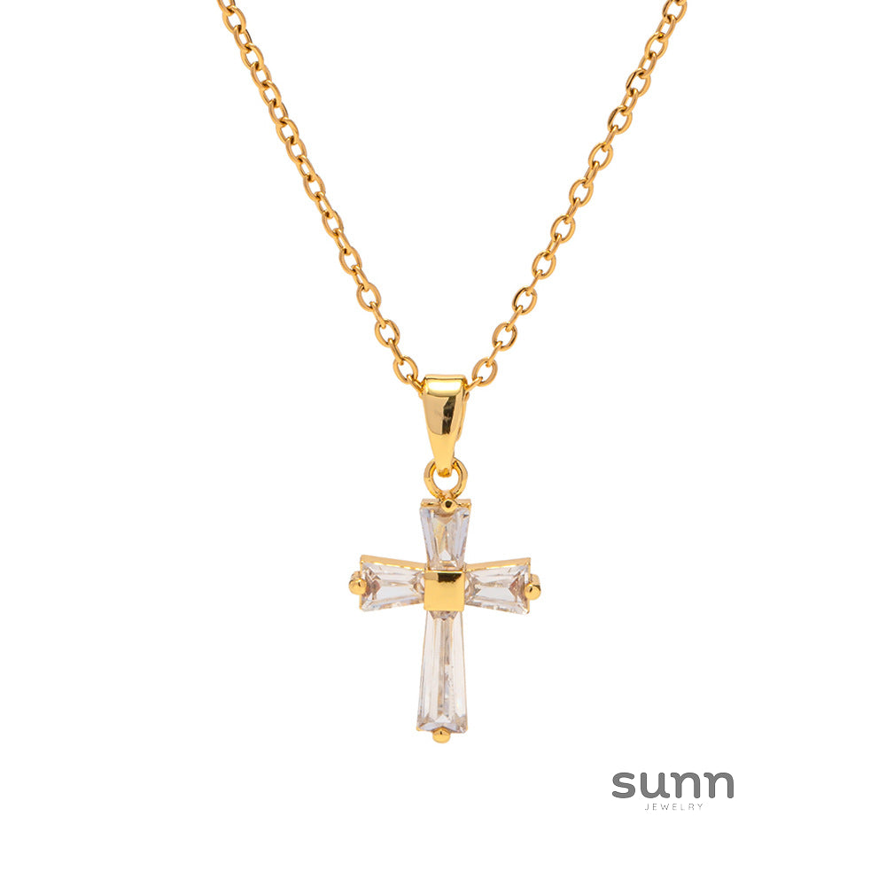 Amoura Gold Square Pendant Necklace [NFAPD668]