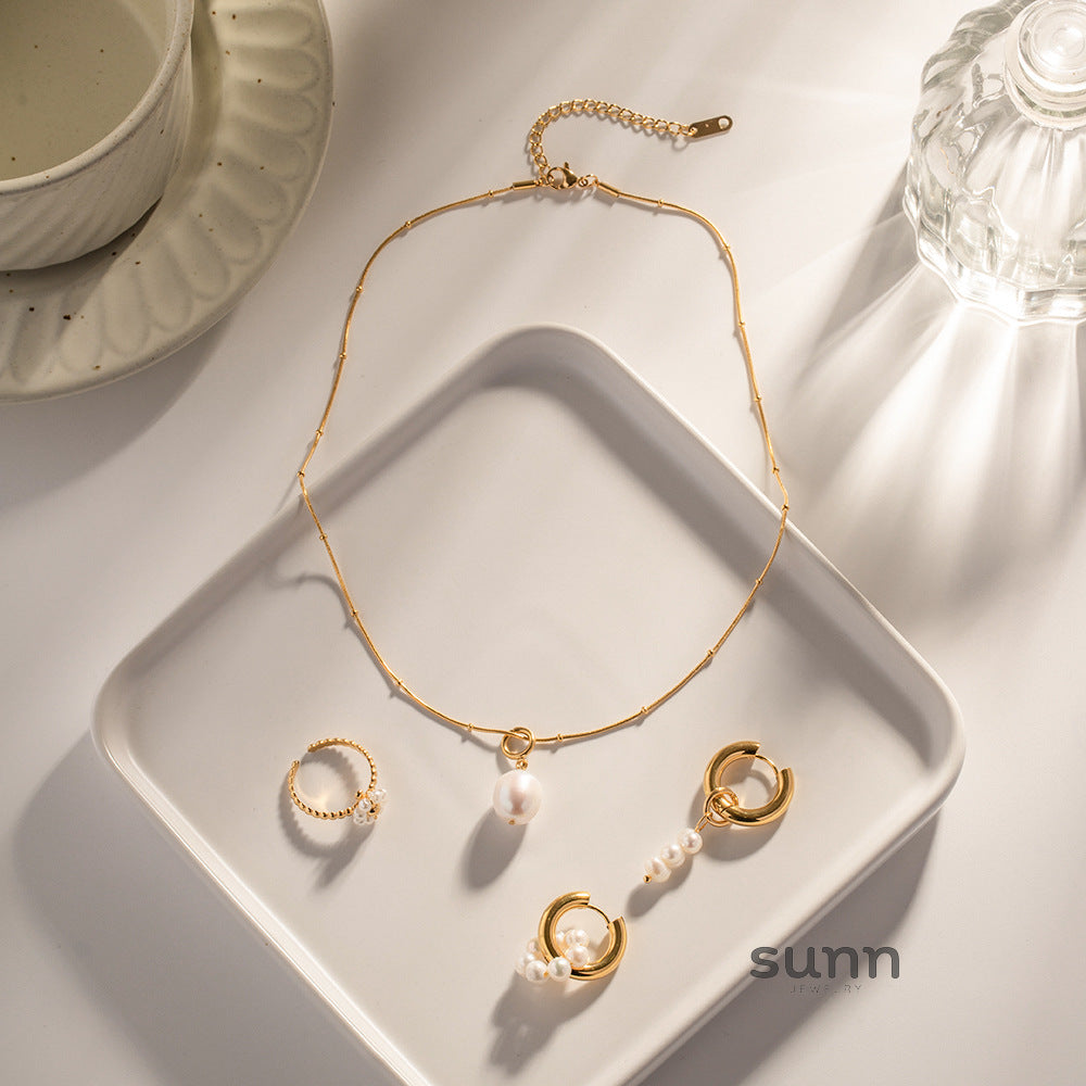 Amoura Layered Pearl Necklace [M2G8BIWC]