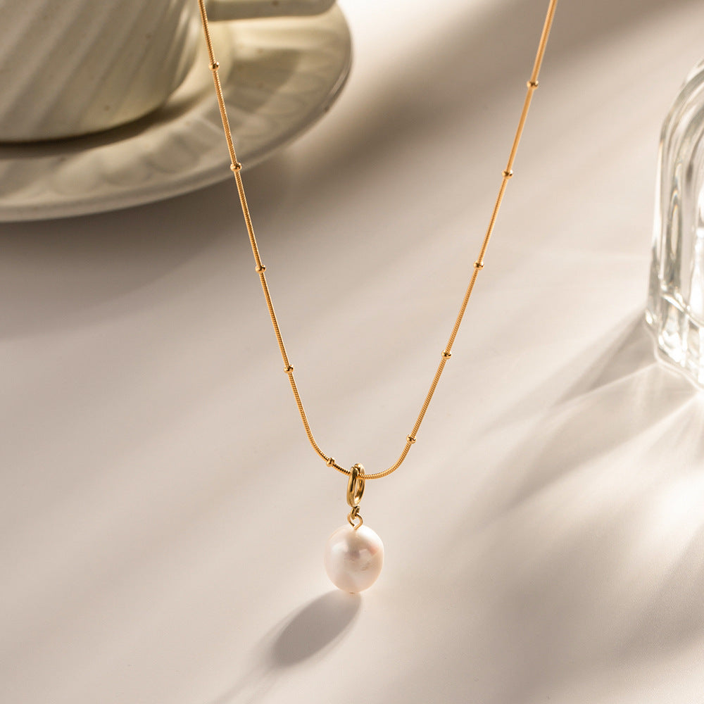 Amoura Layered Pearl Necklace [T8B4Q3EW]