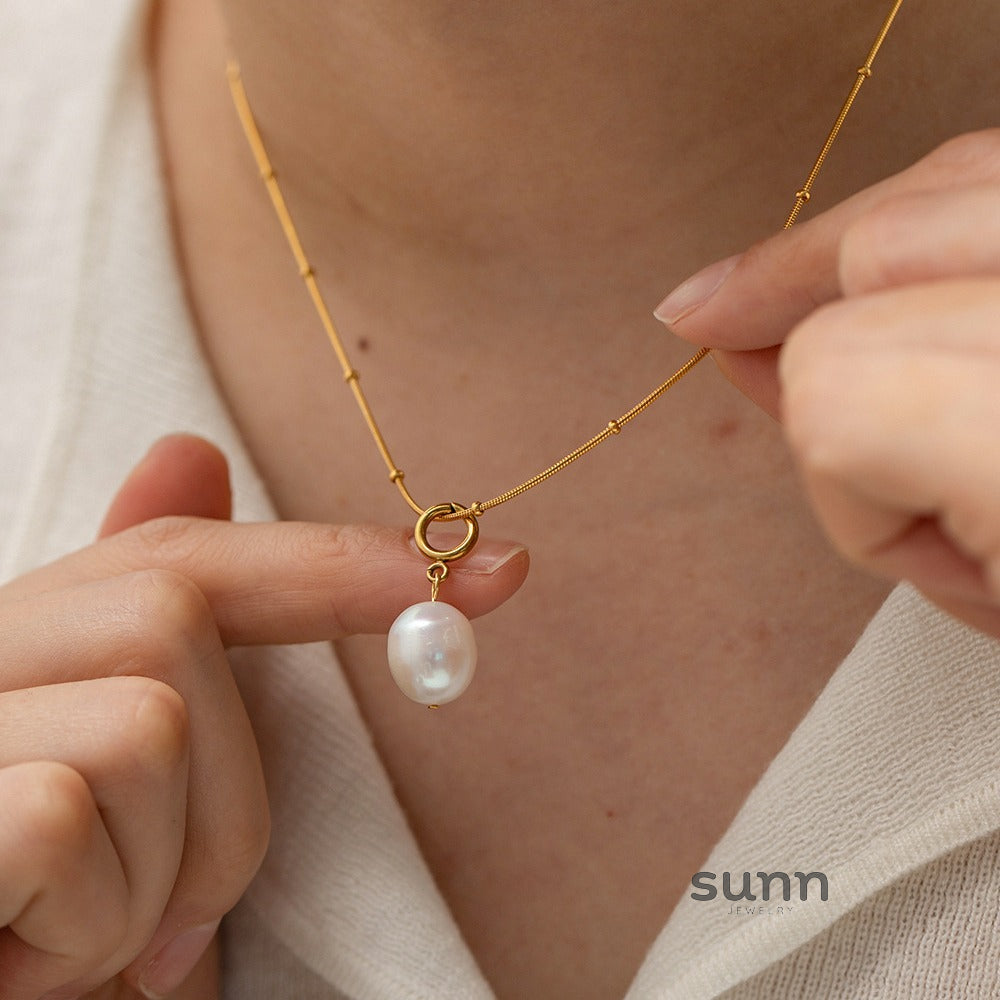 Amoura Layered Pearl Necklace [4Z3UDOO4]