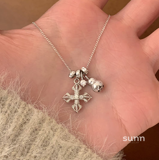 Amyla Sterling Silver Gourd Pendant Necklace [10SUC2TK]