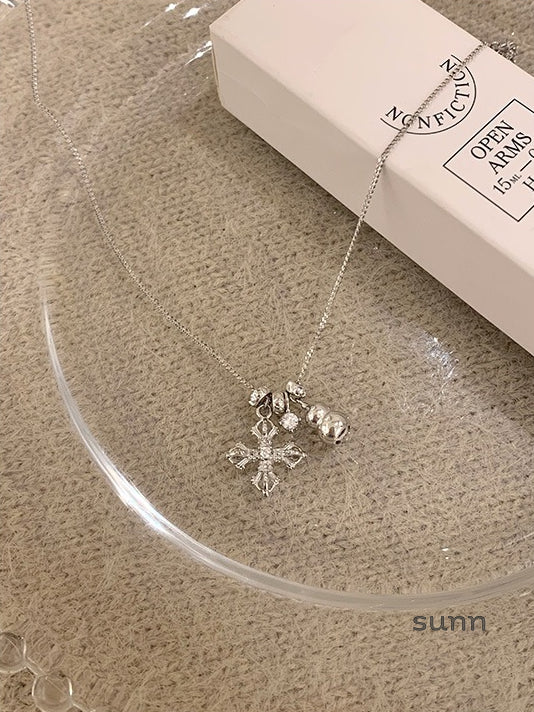 Amyla Sterling Silver Gourd Pendant Necklace [4Q054R3S]